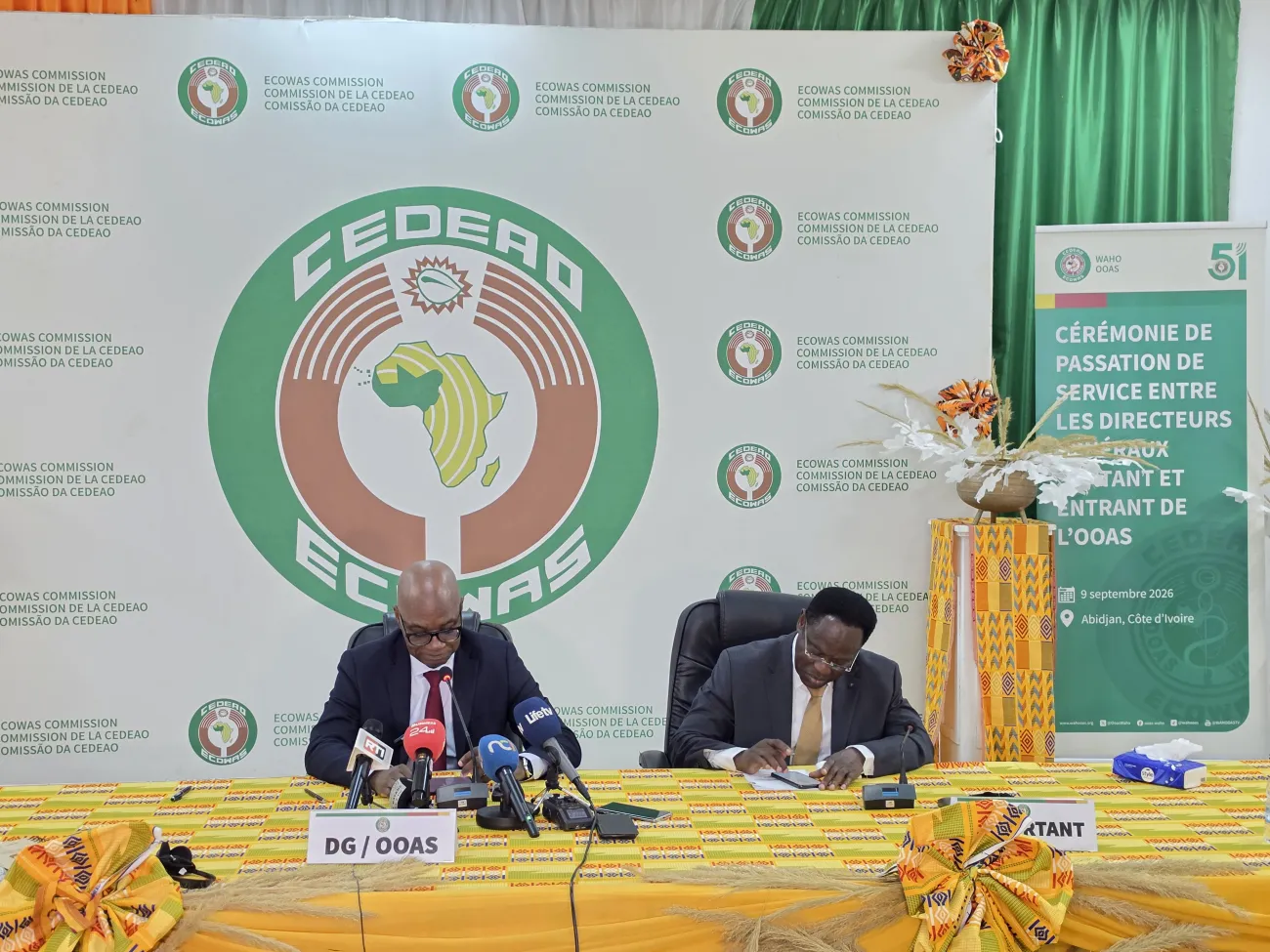 DG AISSI and DG PITCHE sign the official record of assumption of duty in Abidjan